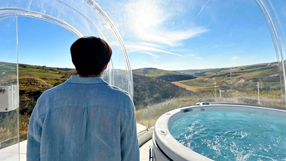 Hoteles Burbuja en Alicante con Jacuzzi y Vistas: Guía Completa 2024
